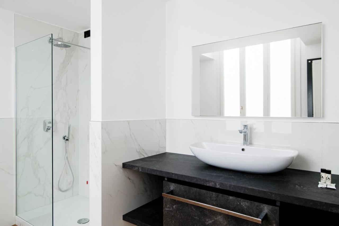 Apartamento Dome'S Charme - The House Of Travelers Como Exterior foto