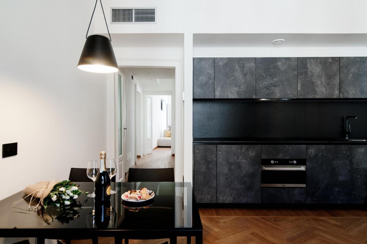 Apartamento Dome'S Charme - The House Of Travelers Como Exterior foto
